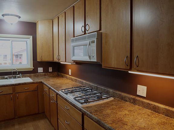 2nd image of 221 E Stanley Ave