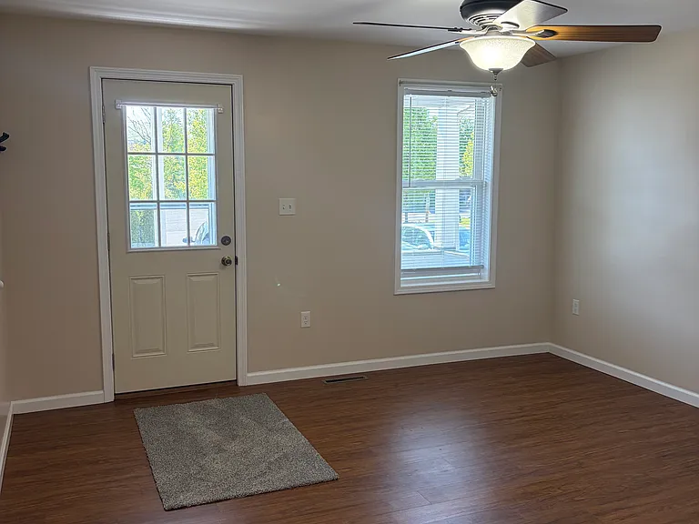 2208 9th Aly — Photo 2