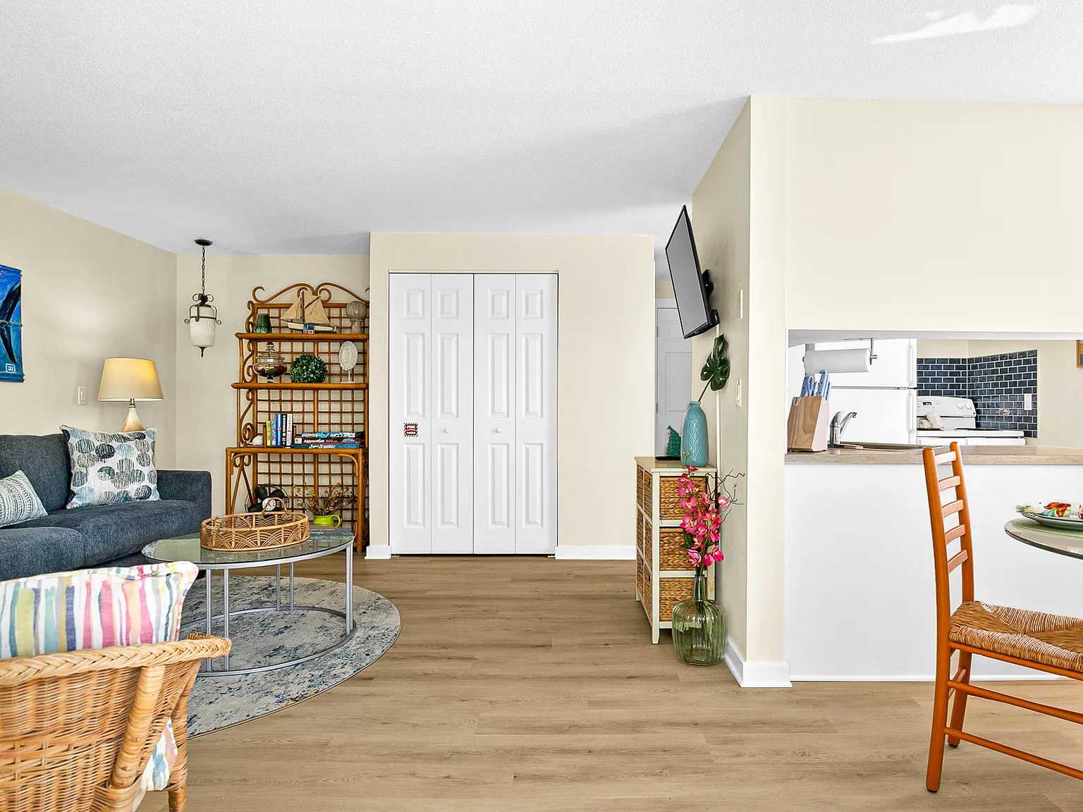 1 bed, 630 sqft, $3,200 — Photo 3
