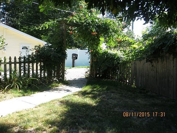 4th image of 2091 E Fox Dr