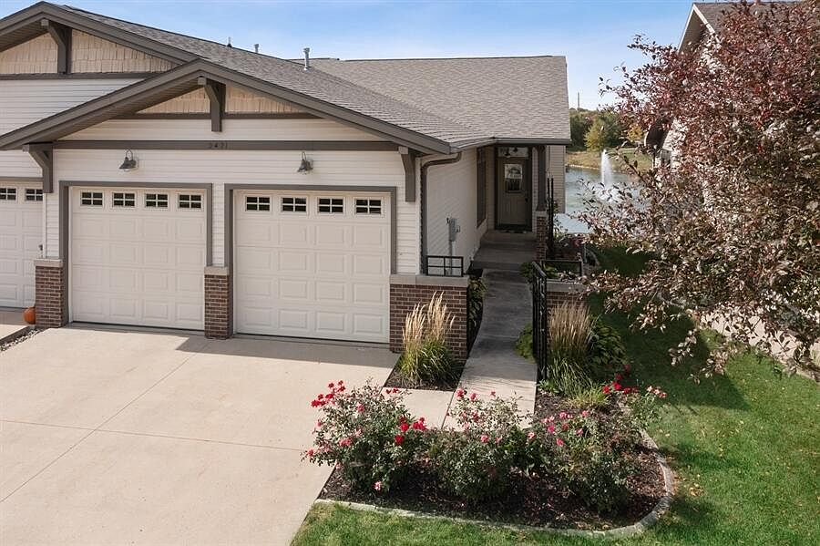 1st image of 2421 Bradford Dr