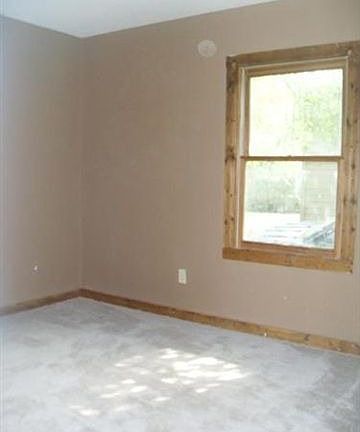 3rd image of 1122 SE Pinecrest Dr
