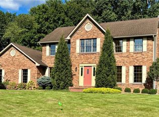 7589 Eisenhower Dr, Youngstown, OH 44512