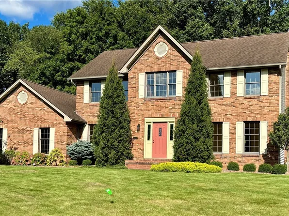 7589 Eisenhower Dr, Youngstown, OH 44512
