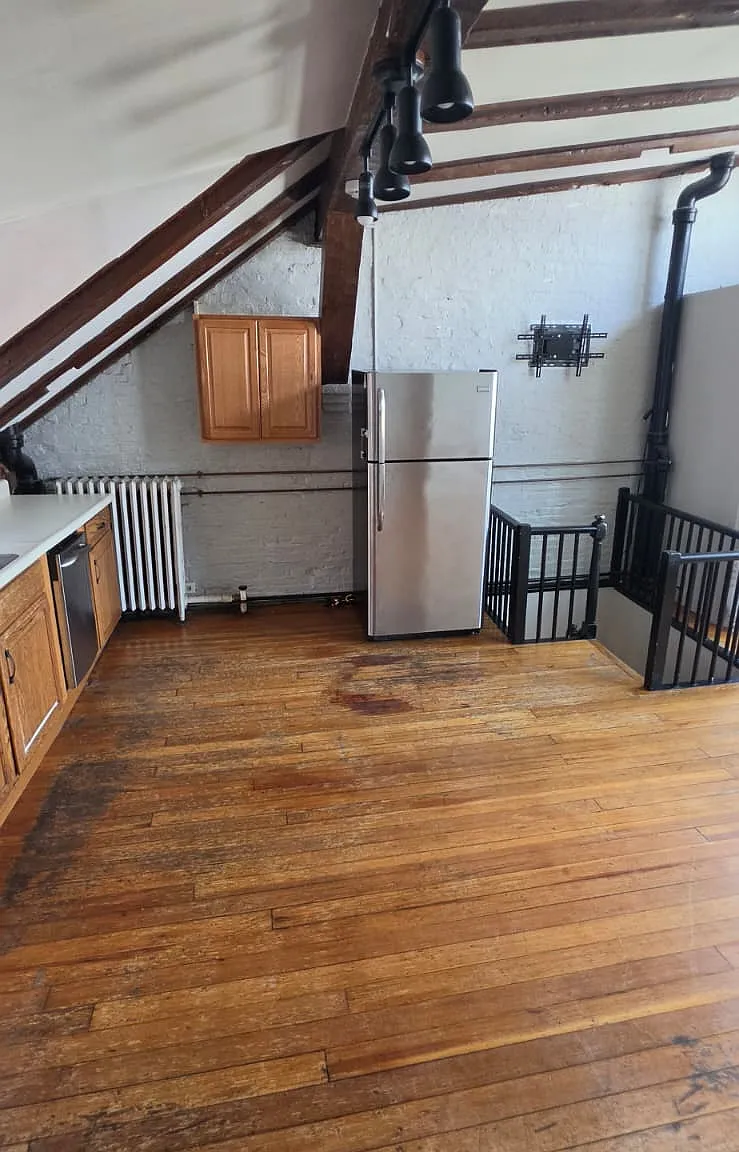 2 bed, 999 sqft, $4,000 — Photo 1