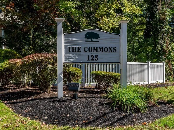125 Highland St APT 103, Taunton, MA 02780