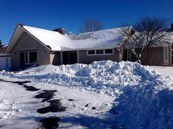 3rd image of 414 High Meadow Dr