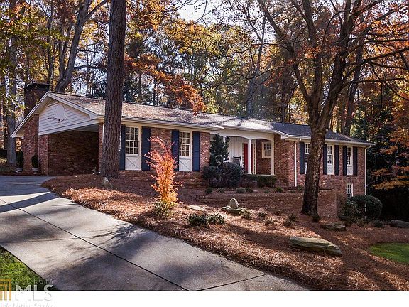 3rd image of 2071 Continental Dr