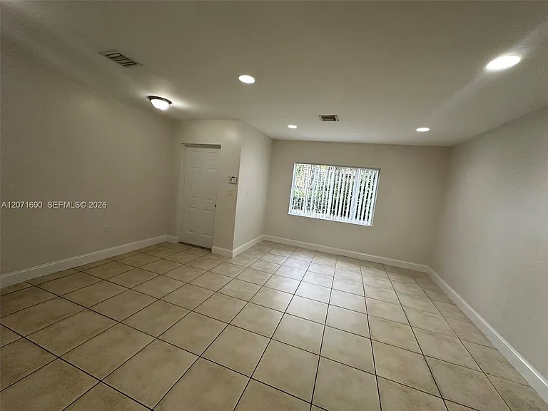228 NW 14th Ave #0 — Photo 8