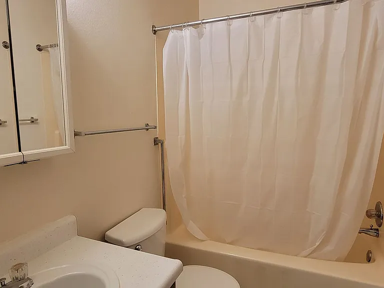 806-808 University Ave #900 — Photo 35