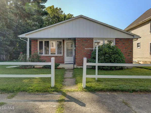 214 W 8th St, Berwick, PA 18603