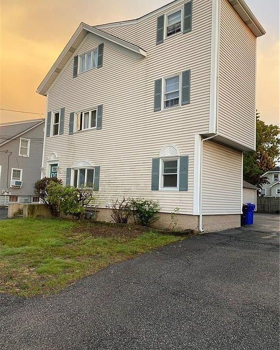 1st image of 15 Ide Ave