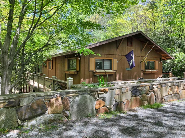 92 N Sequoyah Ln, Brevard, NC 28712