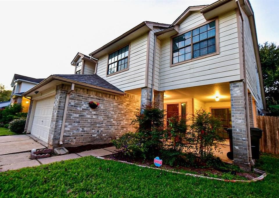 1st image of 3527 Woodmere Ln