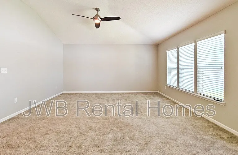 3955 Connecticut Ave — Photo 6