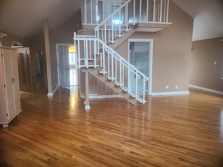 630 Whitney Ave — Photo 23
