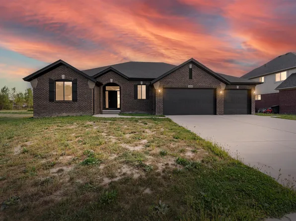 32160 Kenny Dr, Chesterfield, MI 48047