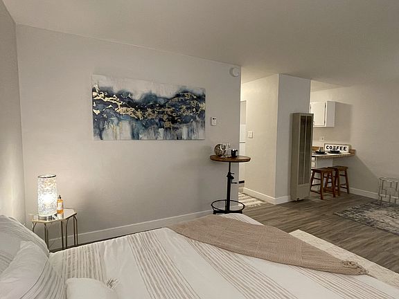 2nd image of 1717 Woodland Ave #309