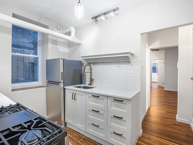 7812 Hudson Ave #1-B — Photo 10