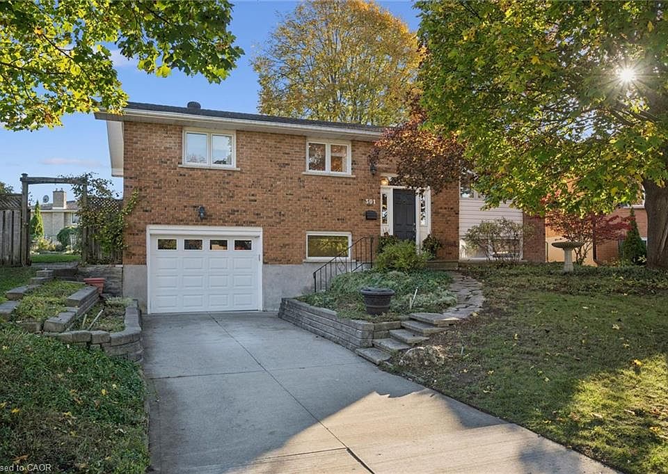 1st image of 301 Martindale Cres