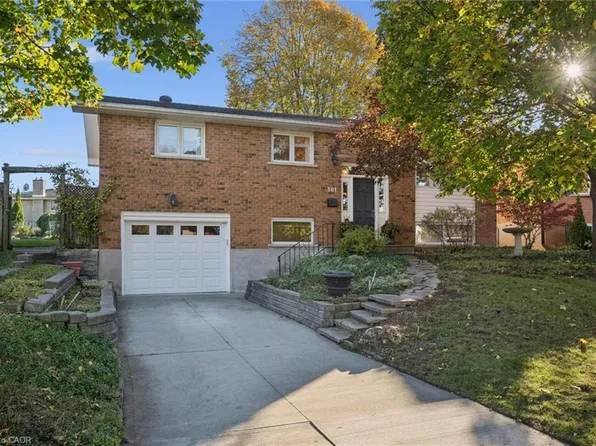 301 Martindale Cres, Waterloo, ON N2L 4M8