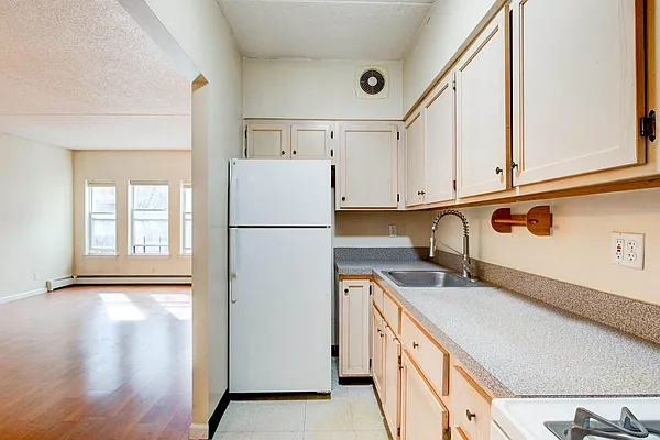 Rented by Compass | media 7