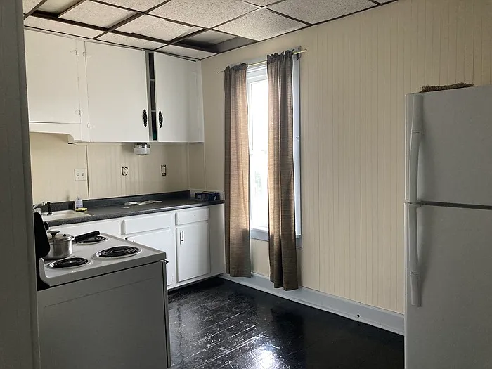 3 bed, 1.0 bath, 875 sqft, $900 — Photo 4