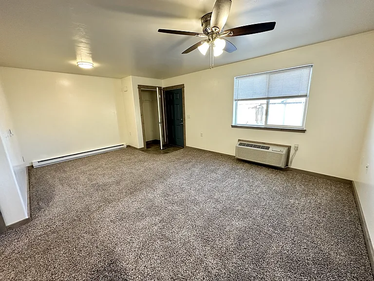 1220 Linden St #2 — Photo 4