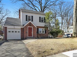 138 Lindbergh Blvd, Teaneck, NJ 07666