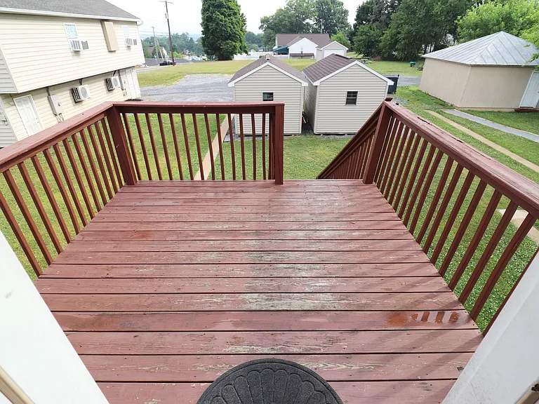 709 Main St #B — Photo 3