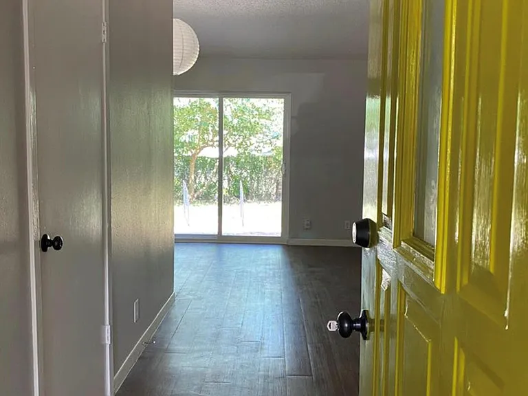 6109 Glen Meadow Dr — Photo 3