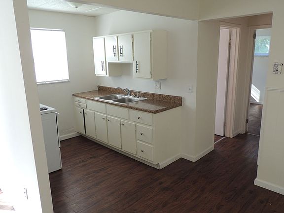 4th image of 463-467 Pedretti Ave #463-7