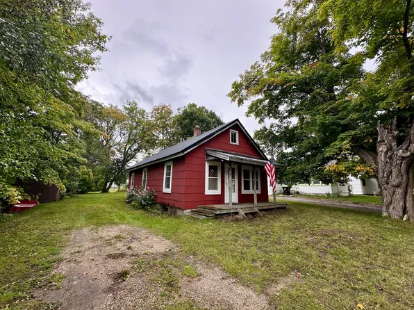 303 W Avenue C, Newberry, MI 49868