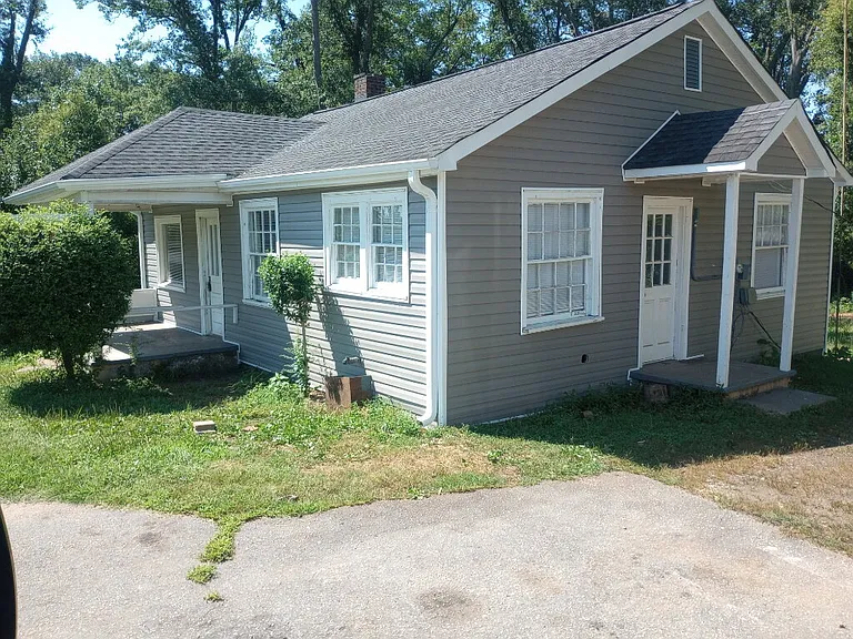 230 W Wood St — Photo 12