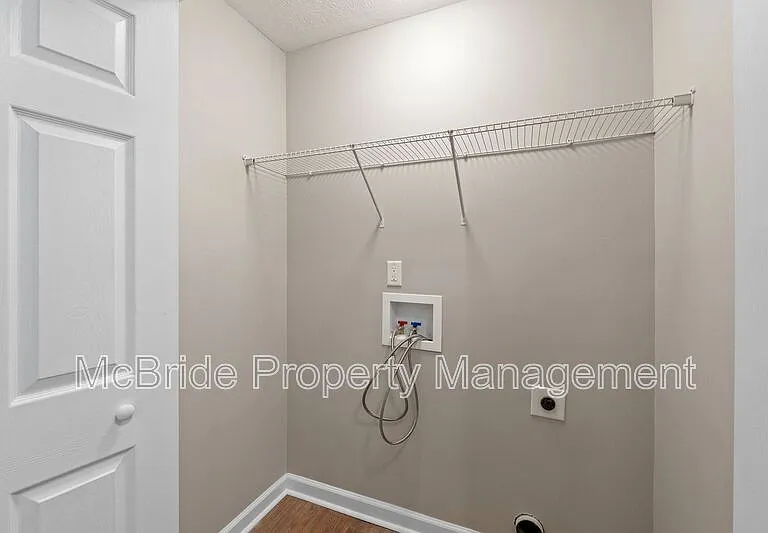 2908 Carey Ct — Photo 17