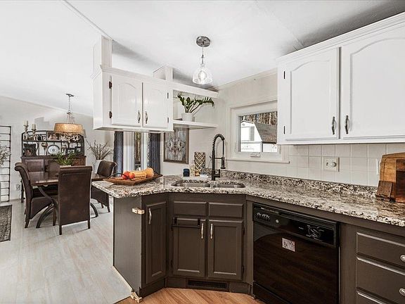 3rd image of 106 Stacey Drive