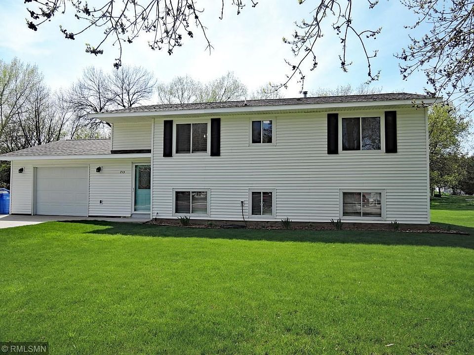 713 3rd St NW Waseca.JPG