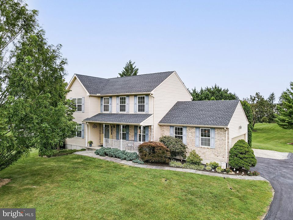1st image of 204 Betel Ct