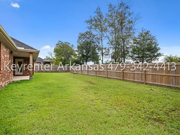 800 E Fallon St — Photo 28