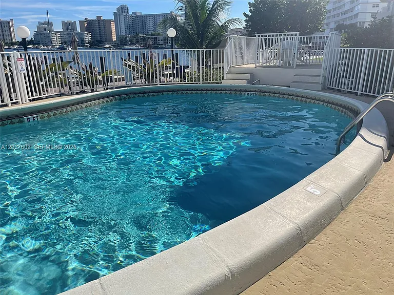 450 Golden Isles Dr #1H — Photo 8