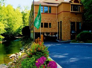 215 Ski Mountain Rd #106, Gatlinburg, TN 37738