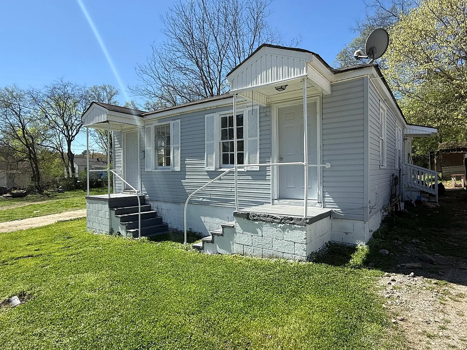 3 bed, 1126 sqft, $1,049 — Photo 3