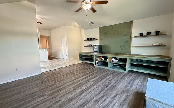 5th image of 1109 Hickory Creek Dr