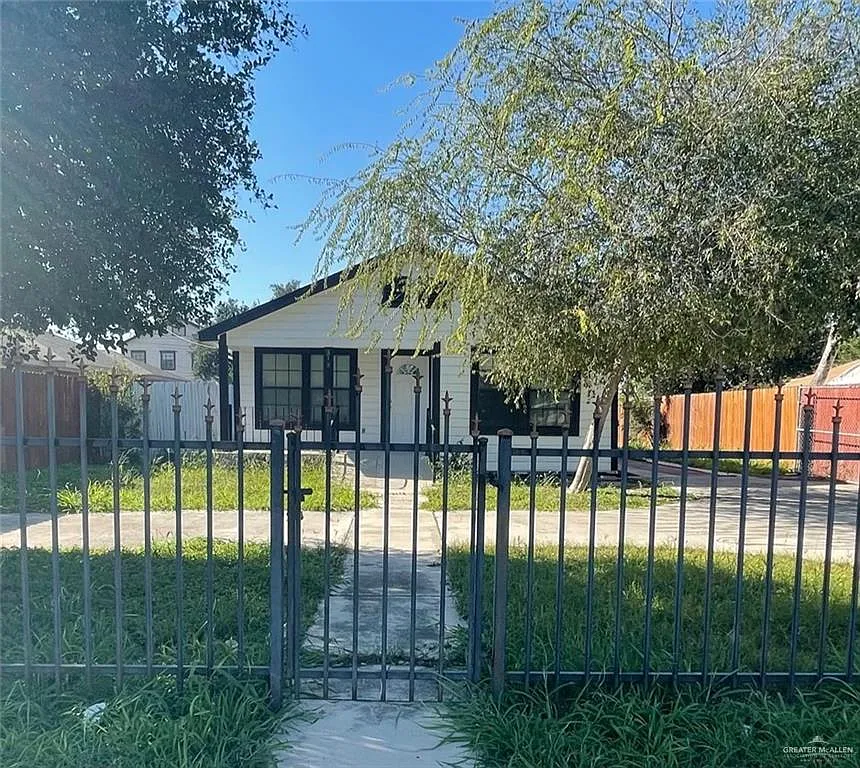 3 bed, 2.0 bath, 1144 sqft, $1,500 — Photo 2