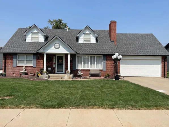 5504 Comanche Rd, Great Bend, KS 67530