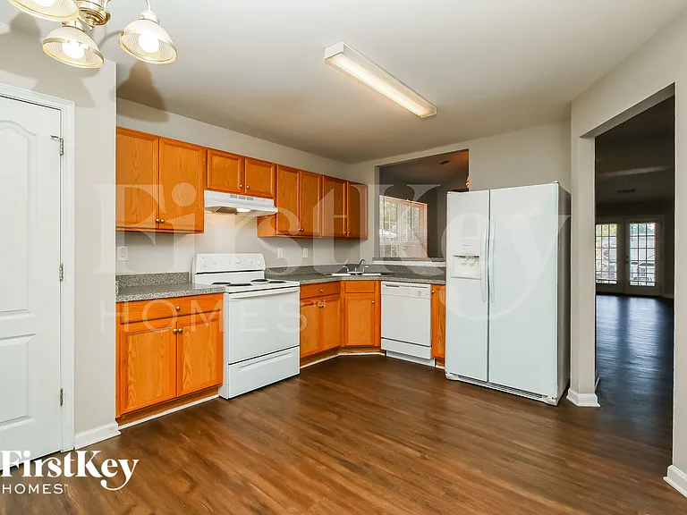 160 Lakeview Trl — Photo 7