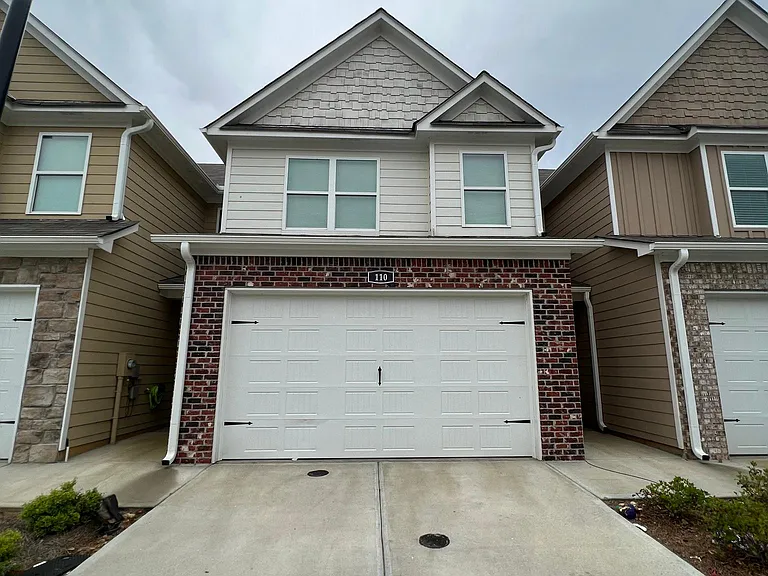 110 Squarewood Ln — Photo 1
