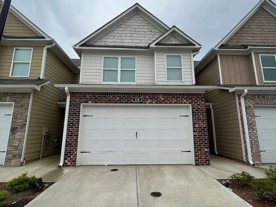 110 Squarewood Ln