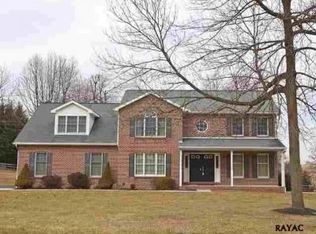 3 Oakmont Cir, New Freedom, PA 17349