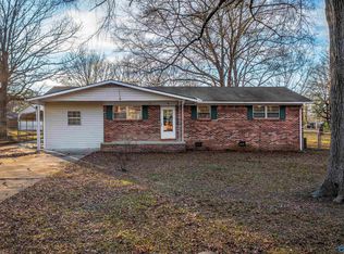 8 Smith Ct, Centre, AL 35960